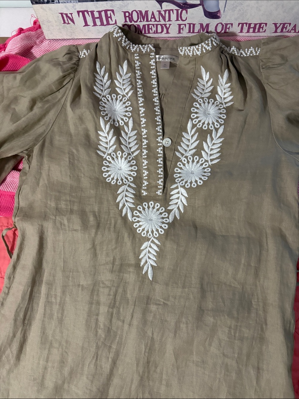 Banana Republic Tan dress NWOT with White Embroidery - Picture 4 of 5